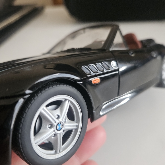 BMW Black Z3 Roadster - Picture 3 of 12